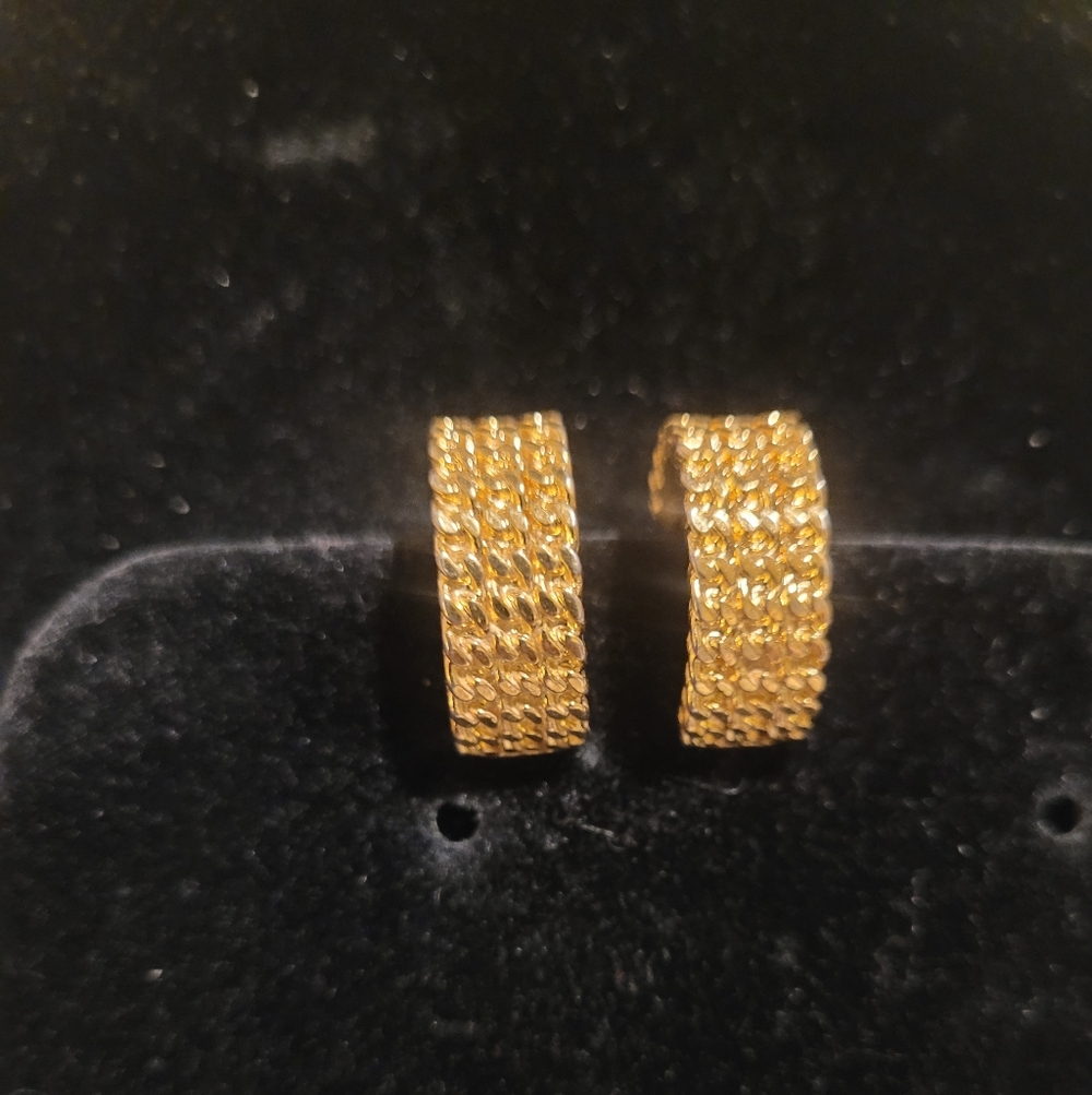 Monet Elegant Vintage Gold Tone Clip On Earrings